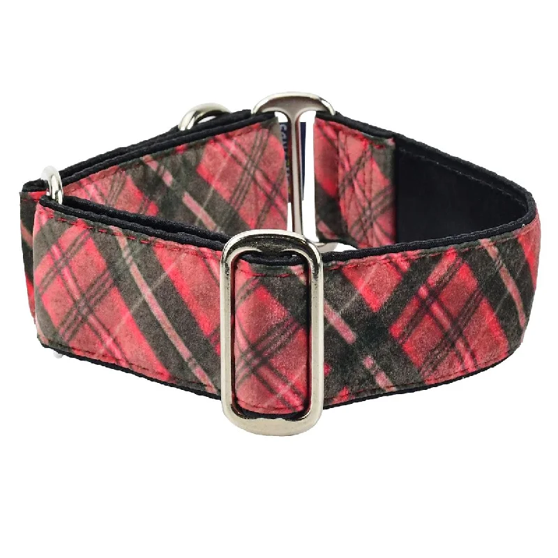 . **Dog traction rope is automatically retractable**Elite Velvet Dog Collar Classic Winter Plaid . **Dog traction rope is automatically retractable**Elite Velvet Dog Collar Classic Winter Plaid