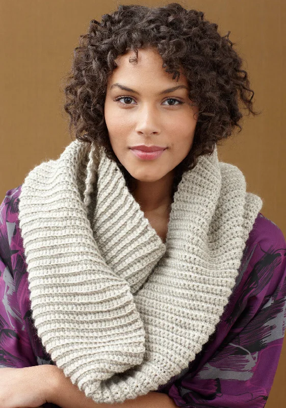 - Elderly dog ​​joint care mattressCharing Cross Cowl (Crochet)
